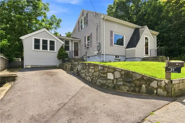 31 Coolidge Avenue, Woonsocket, RI 02895