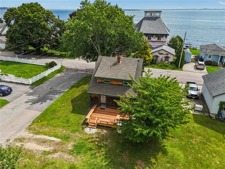 84 Narragansett Street, North Kingstown, RI 02852 - #3