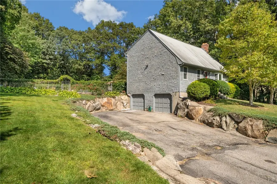 20 Oakridge Drive, Cranston, RI 02921 - #3