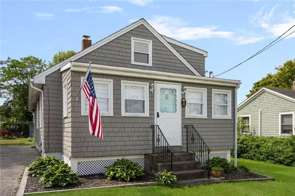 37 Reservoir Road, Middletown, RI 02842