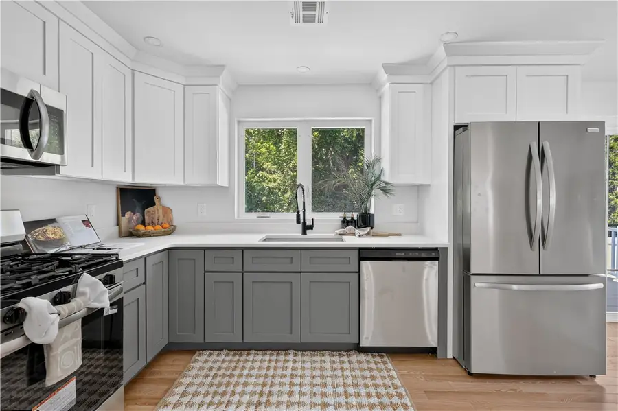 31 Tucker Street, Warwick, RI 02886 - #3