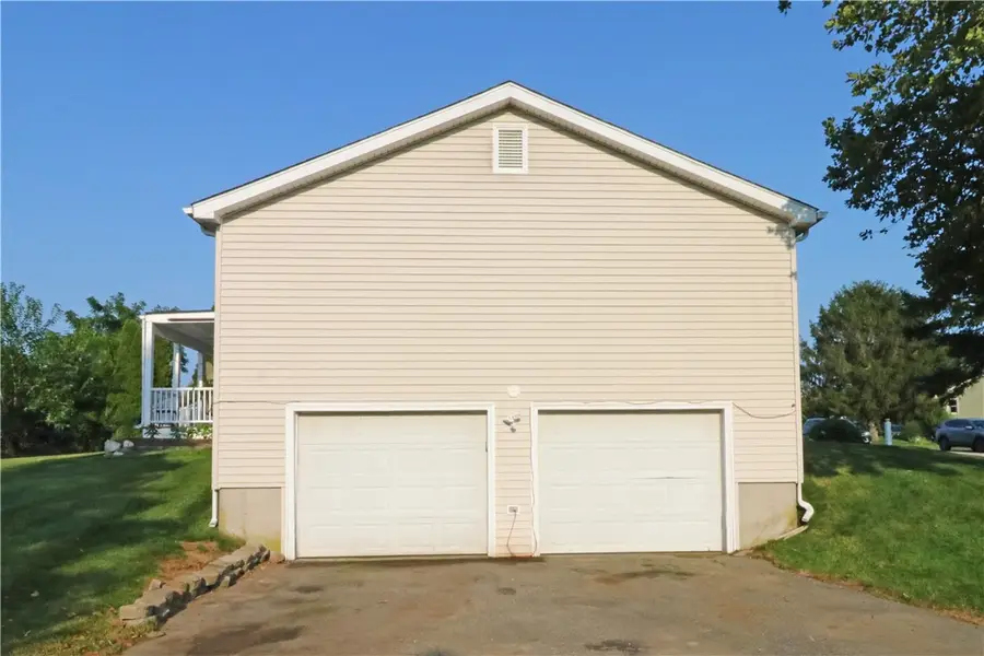 61 Amesbury Circle, Middletown, RI 02842 - #3