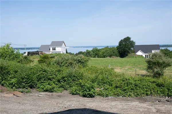 45 Bunker Hill Crossing, Portsmouth, RI 02871