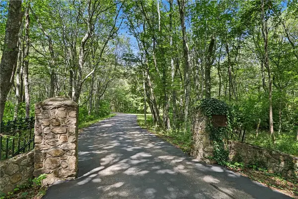 555 Carpenter Lane, North Kingstown, RI 02874