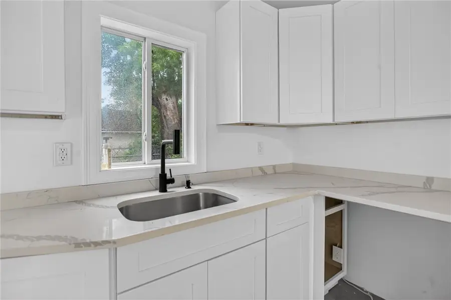 68 Uncas Street, Warwick, RI 02889 - #3