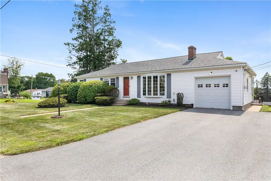 4 Eisenhower Street, Cumberland, RI 02864 - #3