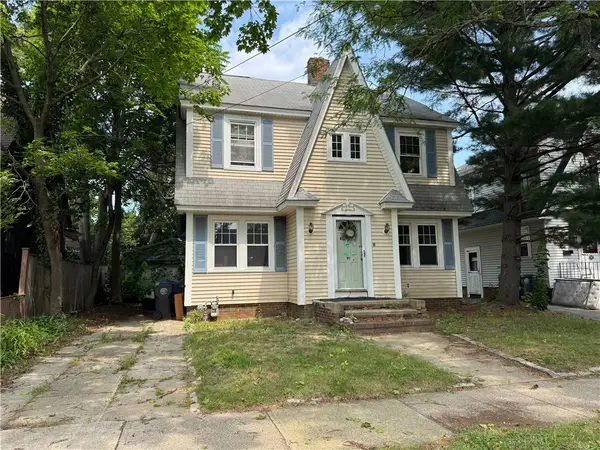 91 Moorland Avenue, Cranston, RI 02905