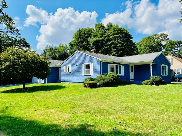 15 Washington Road, Barrington, RI 02806