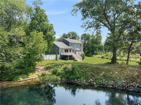 12 Woodlake Drive, Johnston, RI 02919