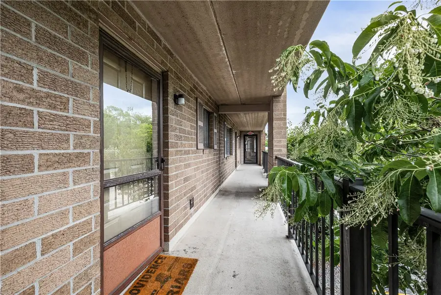 650 East Greenwich Avenue #6-204, West Warwick, RI 02893 - #2