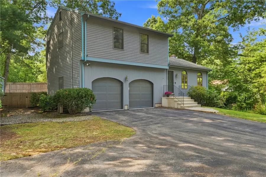 8 Sky View Road, North Smithfield, RI 02896 - #3