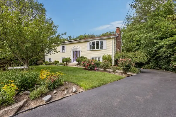 8 Eastward Drive, Lincoln, RI 02865