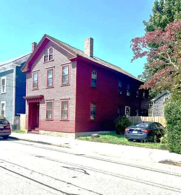 33 Elm Street, Newport, RI 02840