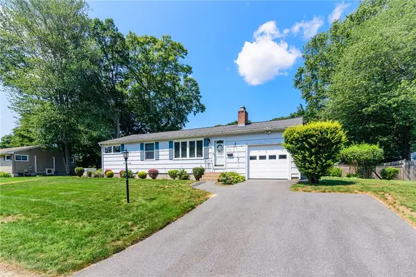 91 Torrington Drive, Warwick, RI 02889