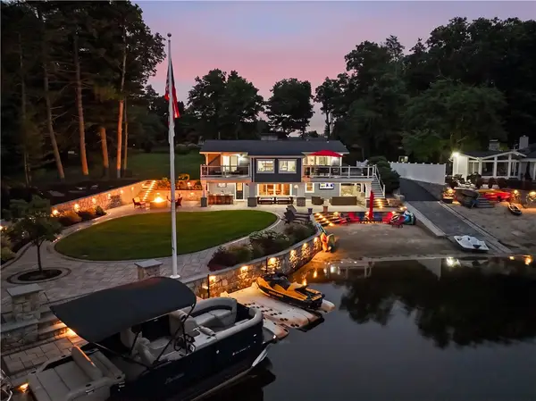 16 Countryside Drive, Johnston, RI 02919