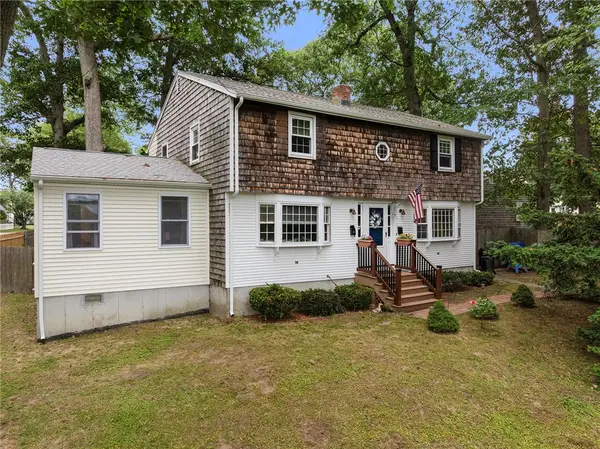 145 Oak Crest Drive, East Providence, RI 02915
