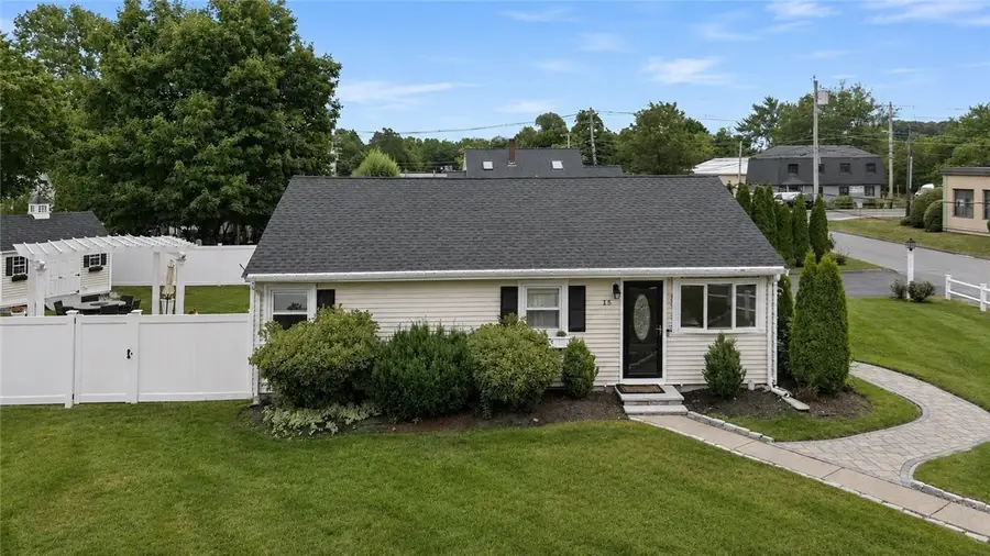 15 Riverside Court, Norwood, MA 02062 - #3