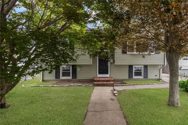34 Queen Street, Cranston, RI 02920