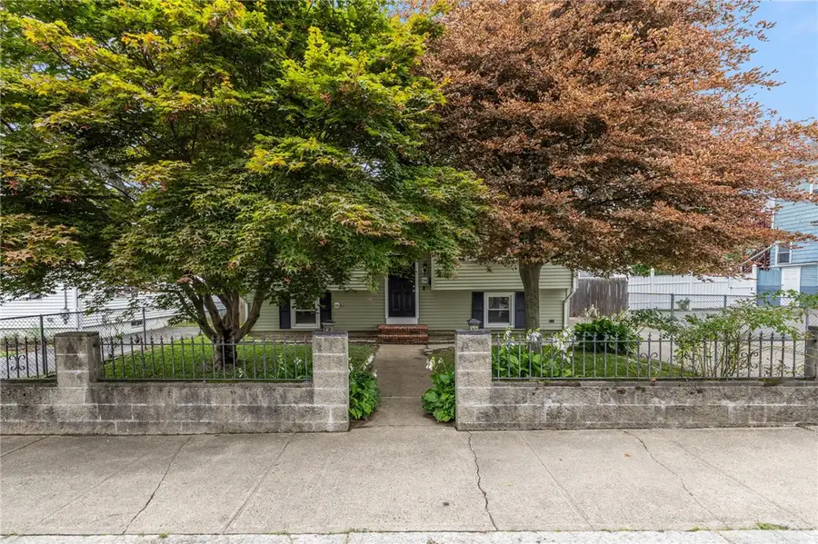34 Queen Street, Cranston, RI 02920 - #2