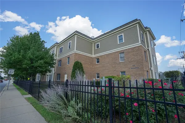 600 N Broadway #2C, East Providence, RI 02914
