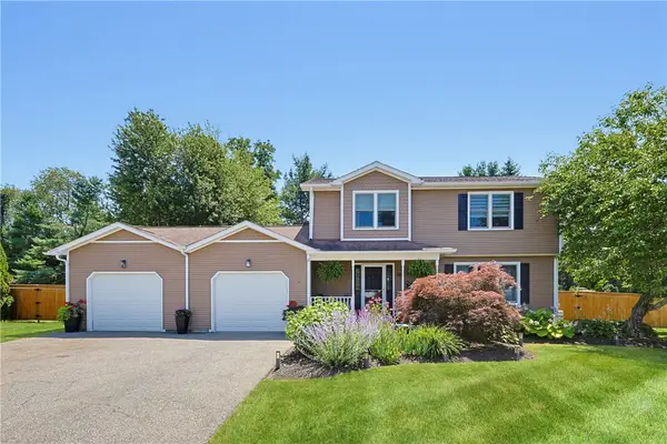 16 Heritage Court, Cranston, RI 02921