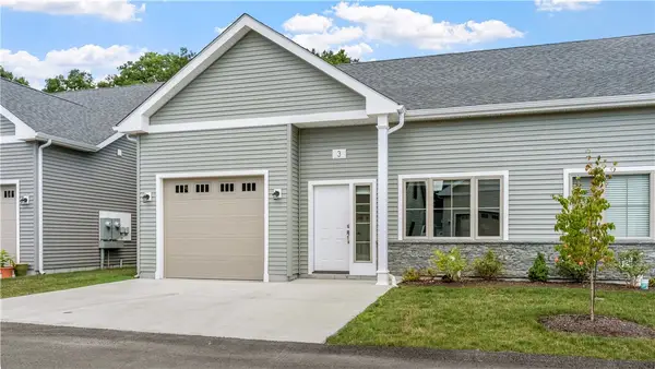 3 West Valley Circle #63, West Warwick, RI 02893