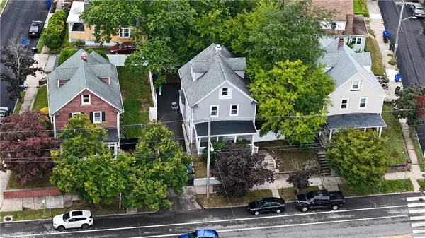 1059 Narragansett Boulevard, Cranston, RI 02905