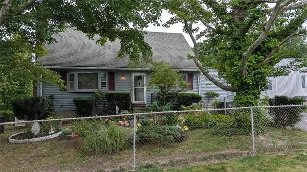 7 Charlotte Drive, Bristol, RI 02809