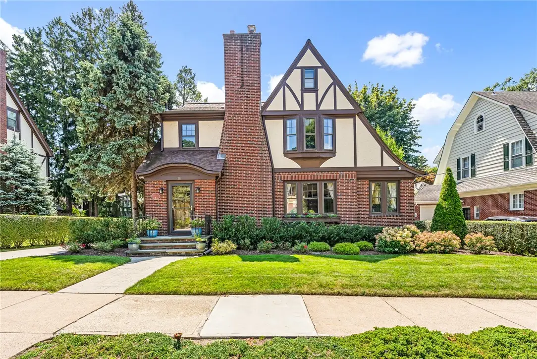 28 Kenilworth Way, Pawtucket, RI 02860 - #1