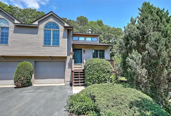 101 Cardinal Drive, North Kingstown, RI 02852
