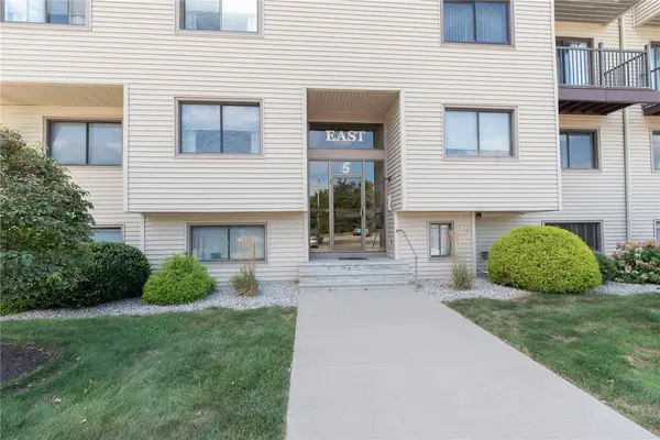 196 Old River Road #5B East, Lincoln, RI 02865