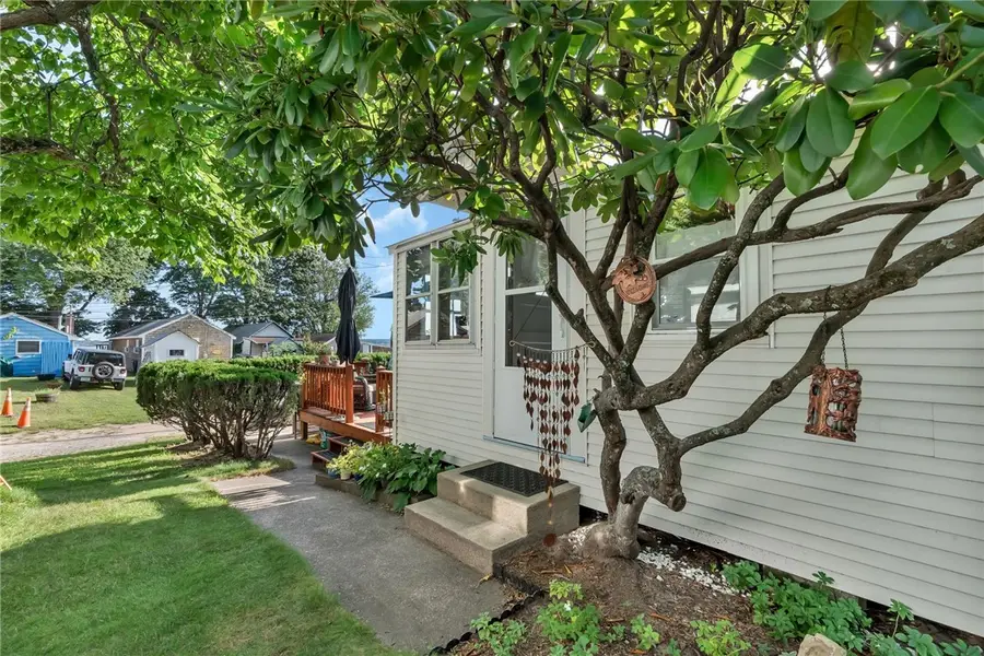 29 E Andrew Comstock Road, Warwick, RI 02886 - #3