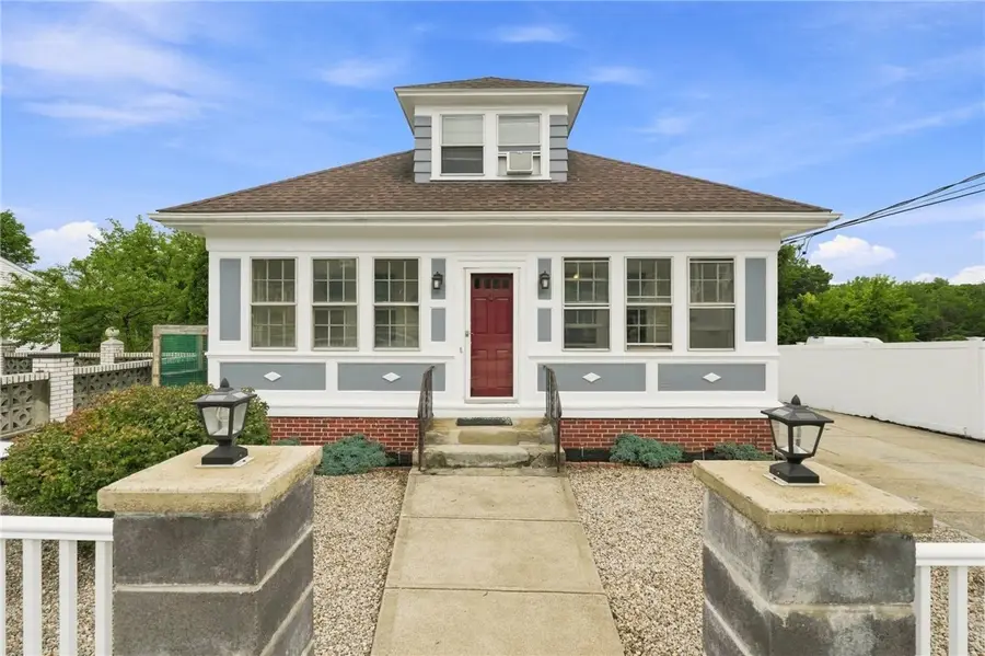 215 Simmonsville Avenue, Johnston, RI 02919 - #3