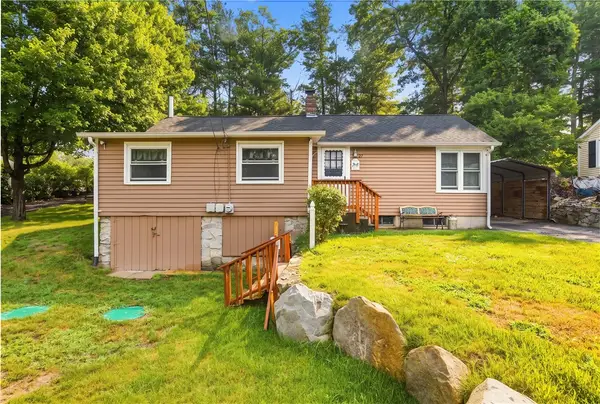 27 Lake Shore Drive, Glocester, RI 02814
