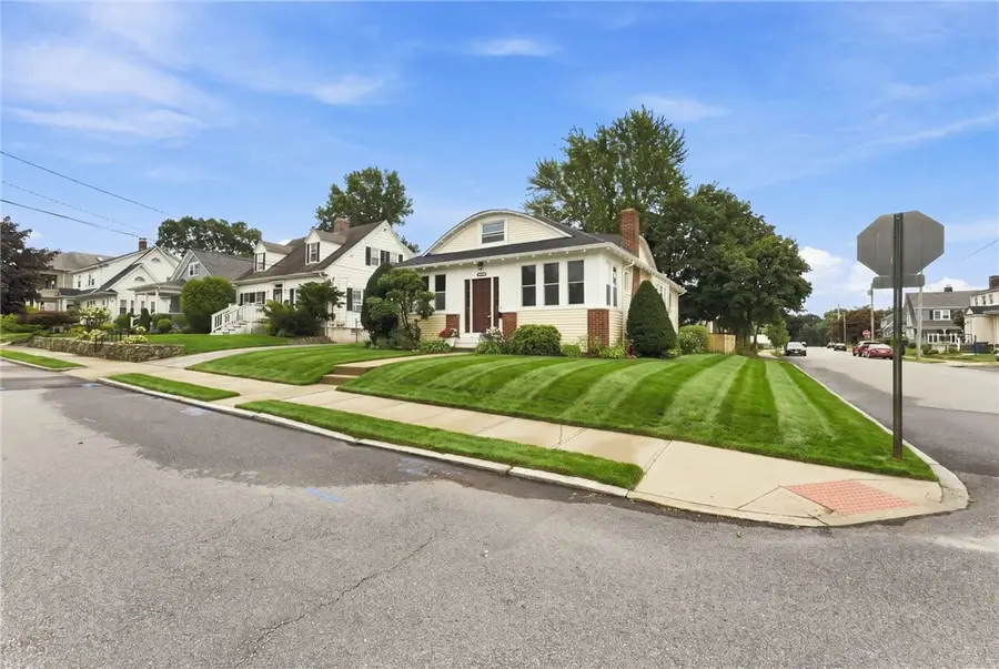 47 Friendly Road, Cranston, RI 02910 - #3