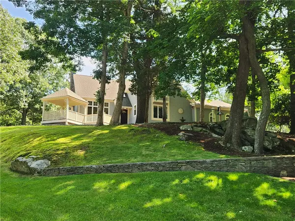 242 Church Pond Drive, Tiverton, RI 02878