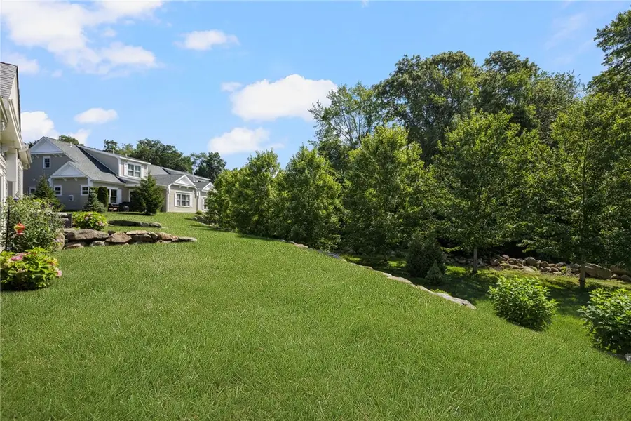 49 Travelers Court, East Greenwich, RI 02818 - #3