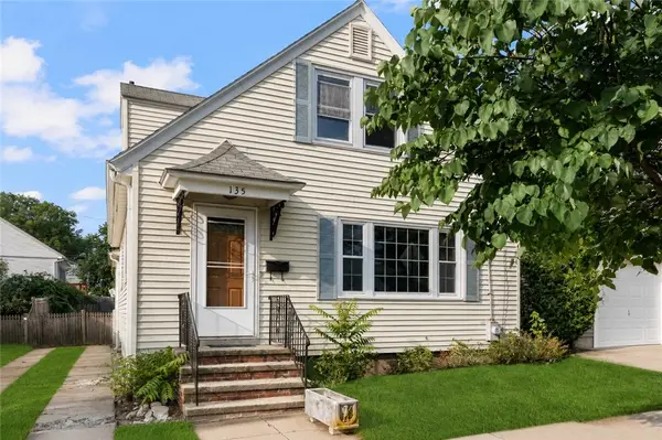 135 Sandringham Avenue, Providence, RI 02908