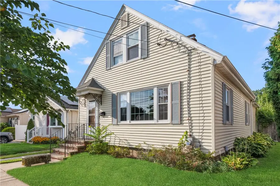 135 Sandringham Avenue, Providence, RI 02908 - #3