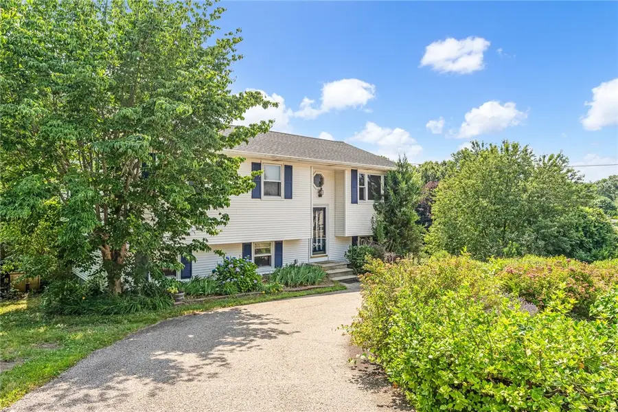8 Bratt Lane, West Warwick, RI 02893 - #2