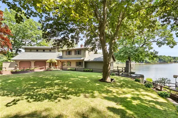 290 Oakridge Avenue, North Attleboro, MA 02760