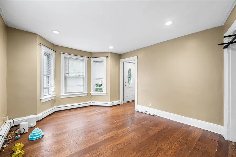 8 Thomas Avenue, Pawtucket, RI 02860 - #3