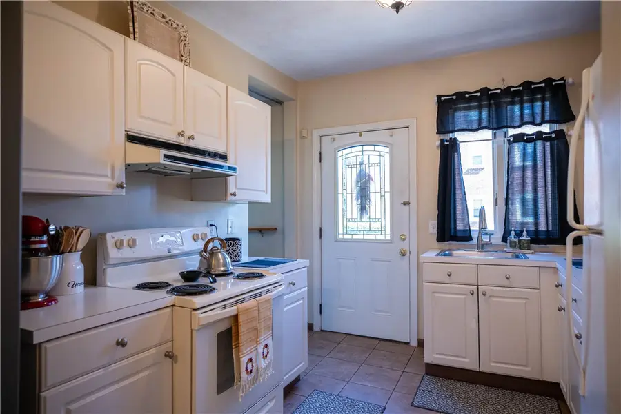 21 Madison Street, Warwick, RI 02888 - #2