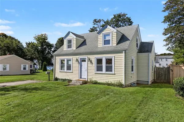 18 Townsend Drive, Barrington, RI 02806