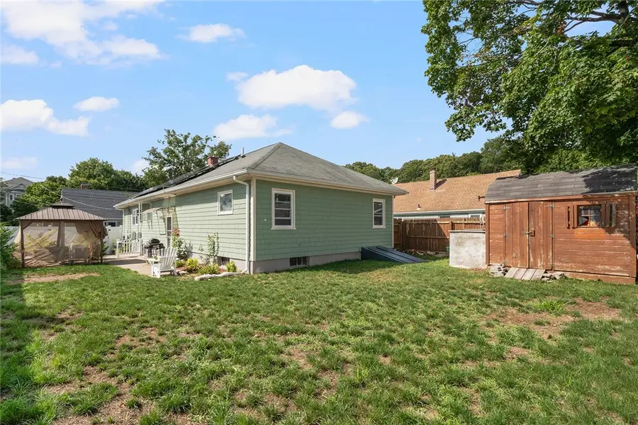 22 Lake Avenue, Barrington, RI 02806 - #3