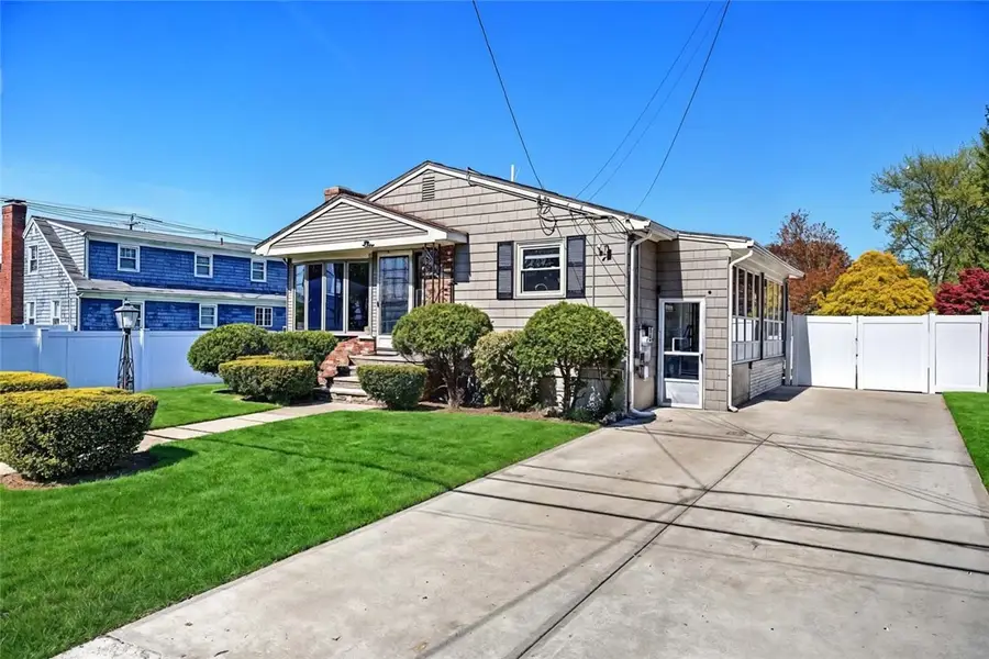 8 Ashby Street, Johnston, RI 02919 - #3