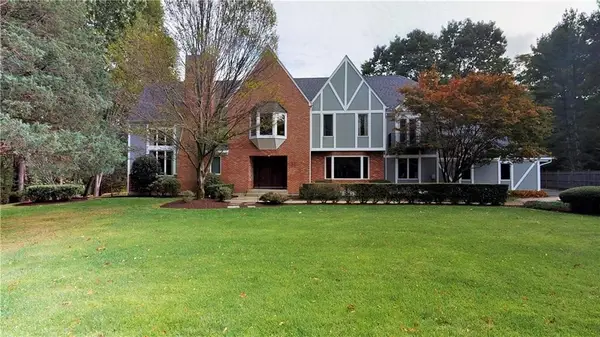 48 Saint George Court, Warwick, RI 02888