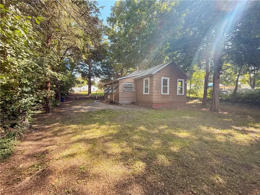 29 Congdon Avenue, North Kingstown, RI 02852 - #3