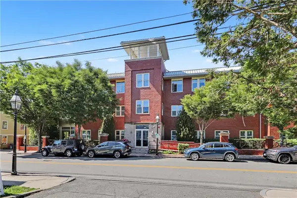 341 Thames Street #101-S, Bristol, RI 02809