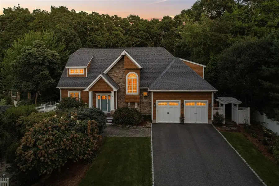 26 Thayer Avenue, Narragansett, RI 02882 - #3